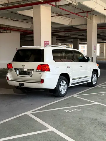 2015 Toyota LAND CRUISER — миниатюра 5