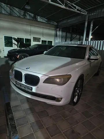 2011 BMW 7-Series 740Li GCC Specs in Excellent Condition