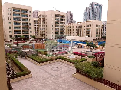 Pool View Bigger Layout 1 BR Apartment close Park