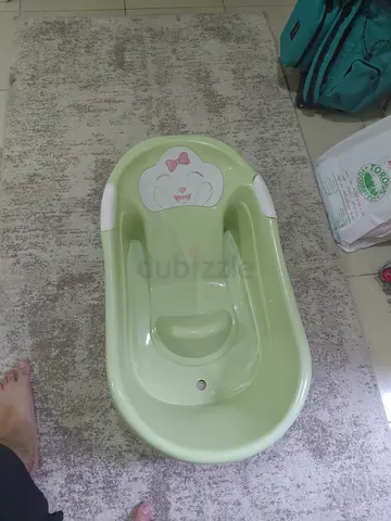 bath tub for children, no drainage block