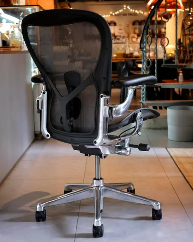 Remastered Stock Piece Herman Miller Aeron Chair Graphite Polished Aluminium Frame Size C