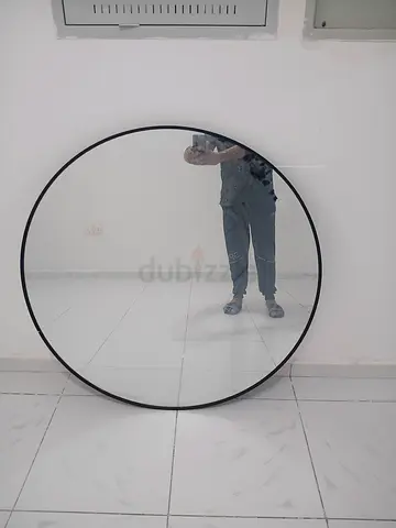 Wall mirror 4.5×4.5ft round shape