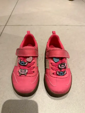 Pink girls' sneakers with cartoon charms - size (please confirm)
