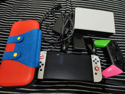 🎮 Nintendo Switch OLED White – Full Set + Original Box 🎮