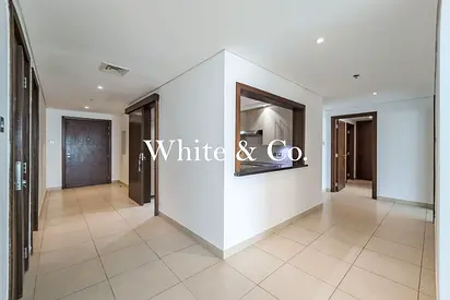 Upgraded | Prime Location | High Floor