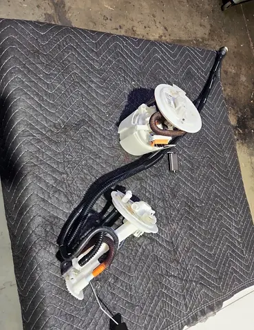 Fuel pomp with sending unit Hellcat 6.2L V8 SRT challenger Dodge supercharger