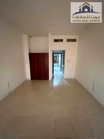 🇬🇧 Studio for Annual Rent – Al Majarah, Sharjah ✨ Great opportunity near the Corniche at an attractive annual rent!
