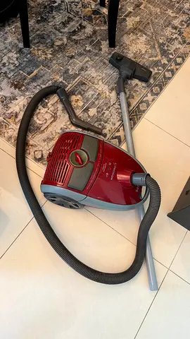 Philips Expression Compact Vacuum Cleaner - Red