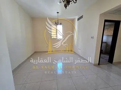 غرفة وصالة للإيجار السنوي في القليعة الشارقة شقة مميزة وواسعة بمساحة جيدة وتشطيبات حديثة تقع في بناية عائلات
