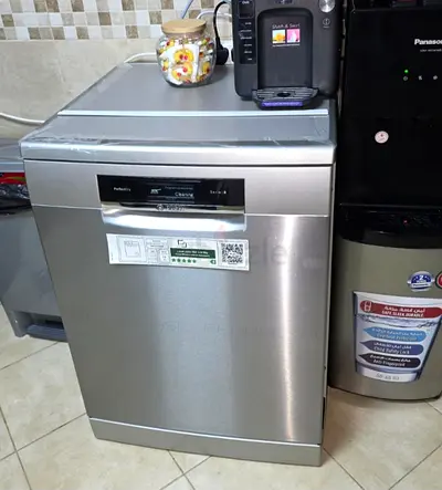 Stainless Steel bosch series 8 Freestanding Dishwasher - excellent Condition