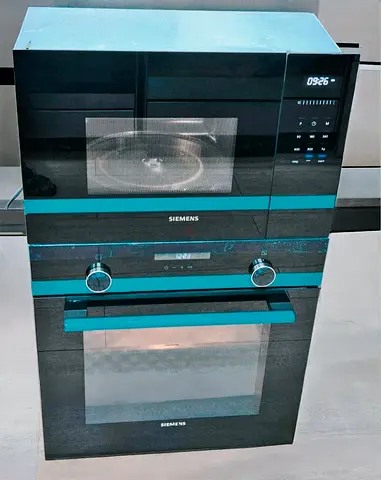 Siemens iQ500 Modern Built-In Oven & Microwave Set – 60 cm