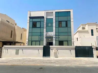 للبيع فيلا سكنيه اول ساكن اول صف من السكني
