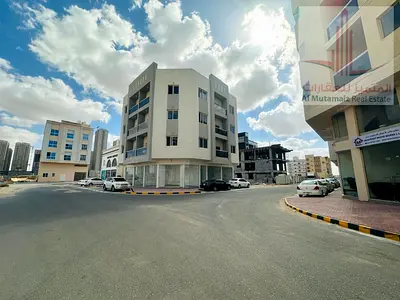 غرفة وصالة مع بلكون بناية جديدة موقع ممتاز 27 الف سنوياا