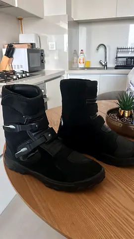 Gaerne Motorcycle Boots – Size 45 – Adventure/Touring – Like New (Urgent sale - new price 1,100 AED)
