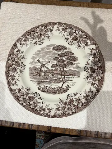 Claytan ceramic dinner plate