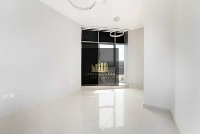 Spacious 1BR with Balcony & City Views | Blue Waves Tower, DLRC