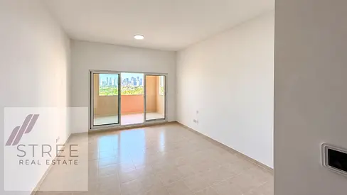 NEXT TO METRO | UPGRADED | UNFURNISHED | CLOSED KITCHEN