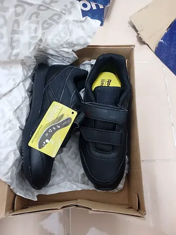 Reebok Kids Shoe Brand New