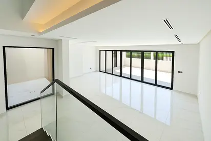 Ready to Move | 4BR + Maids | Bright Sunny Unit