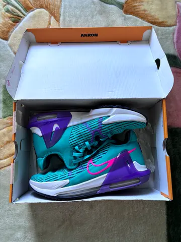 Lebron Witness VI Basketball Shoes