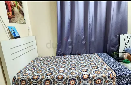 Queen size bed with mattress 160by200cm
