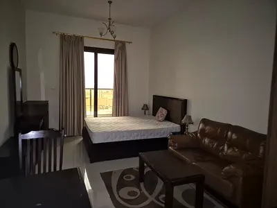 Elite 10 / Studio Apartment with Balcony // Furnished