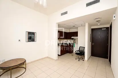Ready to move in | Balcony | Mid Floor Apt