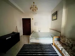 : Fully Furnished Studio | Gym, Pool & Covered Parking | 6 Payments!