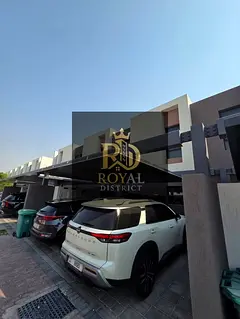 SUPER DISTRESS DEAL | MIDDLE TOWNHOUSE | 3 BEDROOMS + MAID | MODERN DESIGNED | SMART HOME FEATURES |