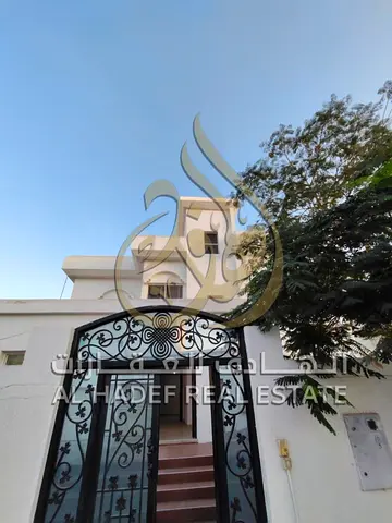 شرقان – الشارقة | فيلا مستقلة للبيع فيلا مستقلة للبيع في منطقة شرقان – الشارقة، على مساحة أرض مميزة تبلغ 6,000 قدم مربع،