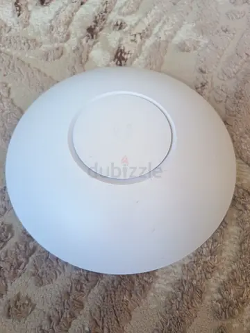 Round wifi access point at 400 aed