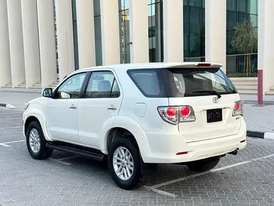صورة مصغرة 11 لـ 2012 Toyota FORTUNER