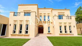 PREMIUM 5BHK VILLA | HUGE LAYOUT | PRIVATE GARDEN