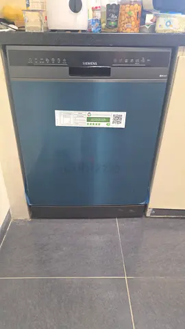 Siemens freestanding dishwasher - good condition iQ300 model wifi access