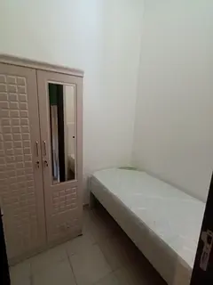 Single male partition