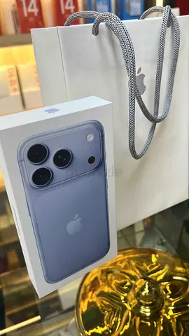 Apple iPhone 18 pro max(Brand New in Box) -glacier .