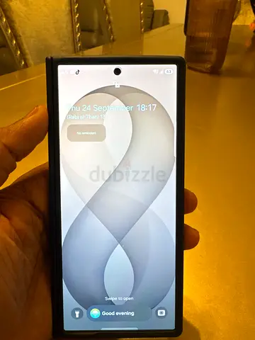 Samsung Galaxy Z Fold 8 Ultra (foldable) with Spigen case (samsung care included 1 year)