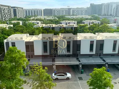 SUPER DISTRESS DEAL | MIDDLE TOWNHOUSE | 3 BEDROOMS + MAID | MODERN DESIGNED | SMART HOME FEATURES | PRIME LOCATION