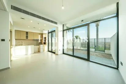 Single Row | Green Community | Vacant End Oct