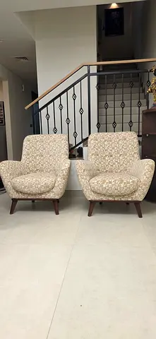 Pair of patterned lounge chairs with wooden legs - Brand new