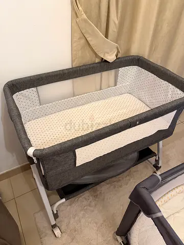Baby Bassinet Bedside Sleeper – Grey – Like New