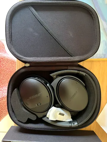 Bose QuietComfort Foldable Headphones with Case - NEW