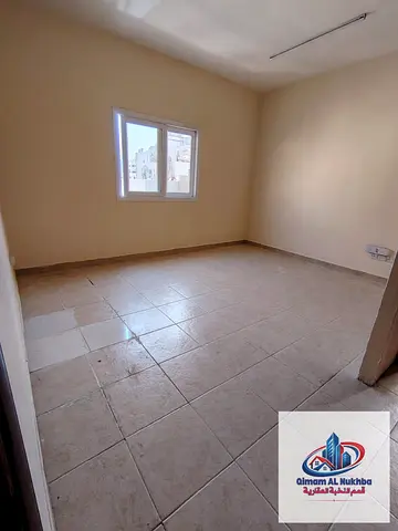 Not every studio offers the comfort you’re looking for. This one in Al-Ghuwair features a separate kitchen with cabinets, central air conditioning, an