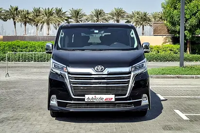 2025 Toyota GRANVIA — фото 2
