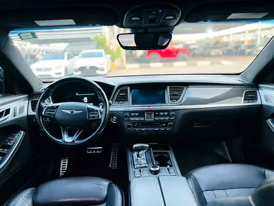 2018 Genesis G80 photo 9