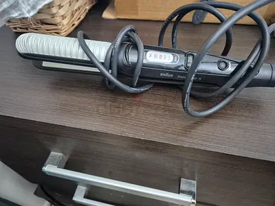 Braun Satin Hair 5 Ceramic Straightener - Good Condition