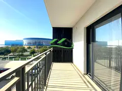 Fully Furnished Road View Spacious Unit Vacant Now