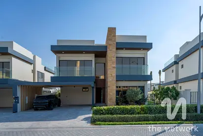 Luxurious 6BR Villa | Prime Lagoon Facing