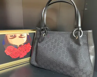 Black Gucci monogram shoulder bag – medium size, good condition