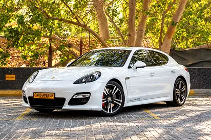 PORSCHE PANAMERA GTS | GCC | SINGLE OWNER | PORSCHE FULL SERVICE HISTORY |